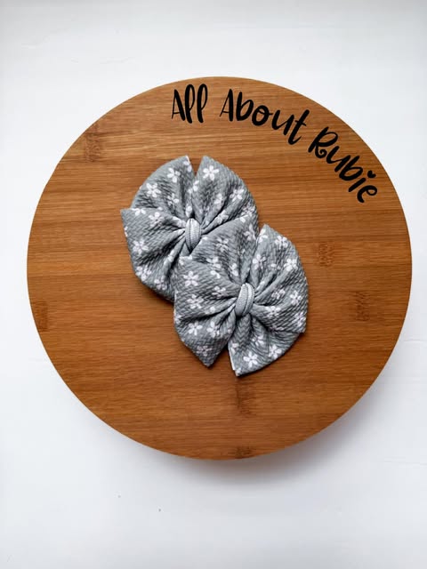 Sage Daisies Alina Joy Piggies CLIP