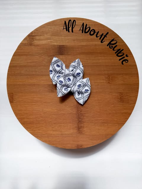 Farmhouse Floral Baby Piggies CLIP