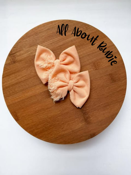 Apricot Distressed Piggies CLIP