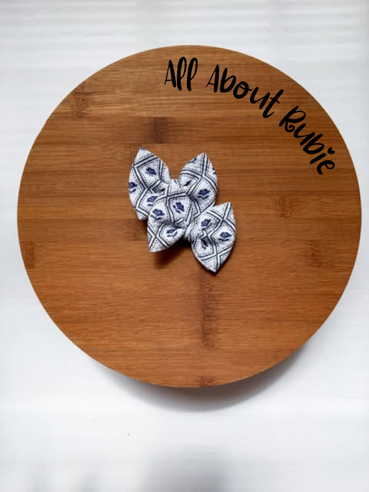 Farmhouse Floral Baby Piggies CLIP